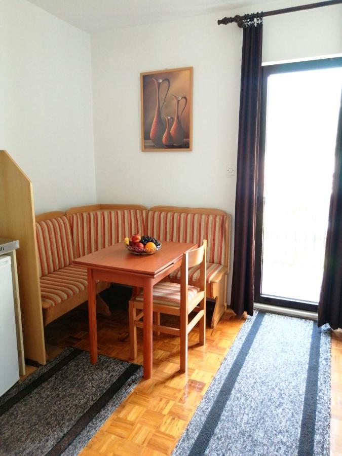 Apartment Lovely 2-bedroom In Budva
