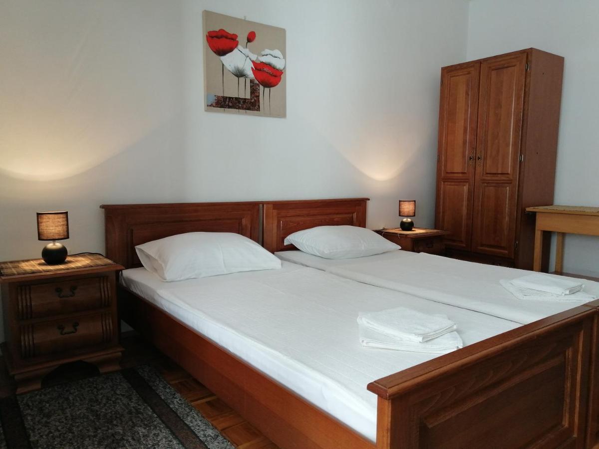 Apartment Lovely 2-bedroom In Budva
