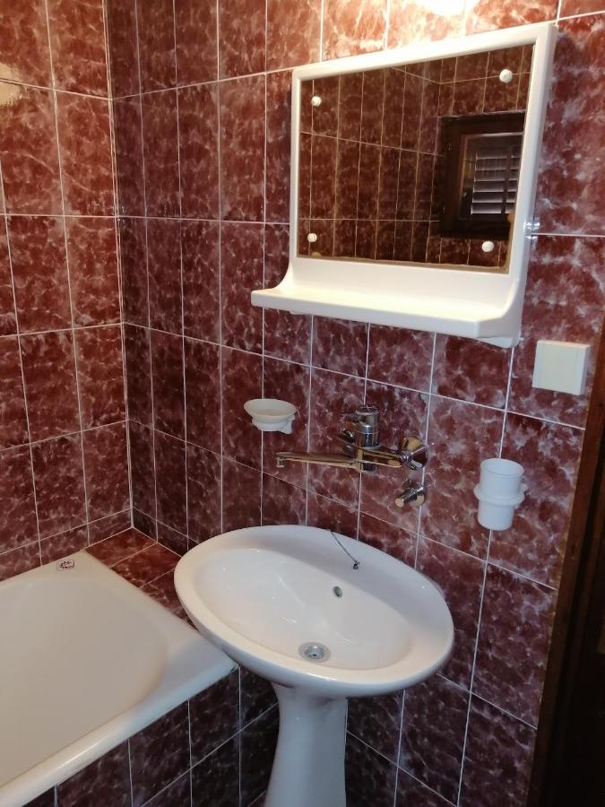 Apartment Lovely 2-bedroom In