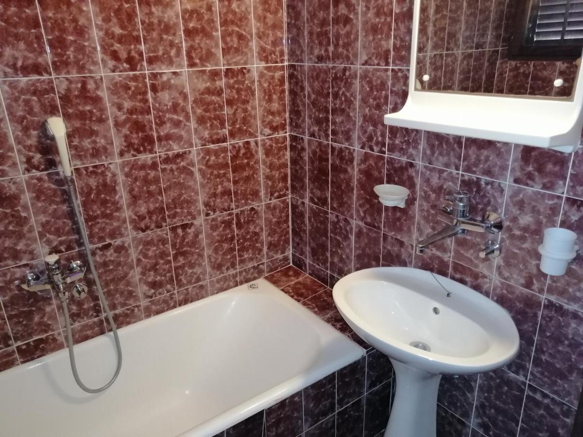 Lovely 2-bedroom In Budva